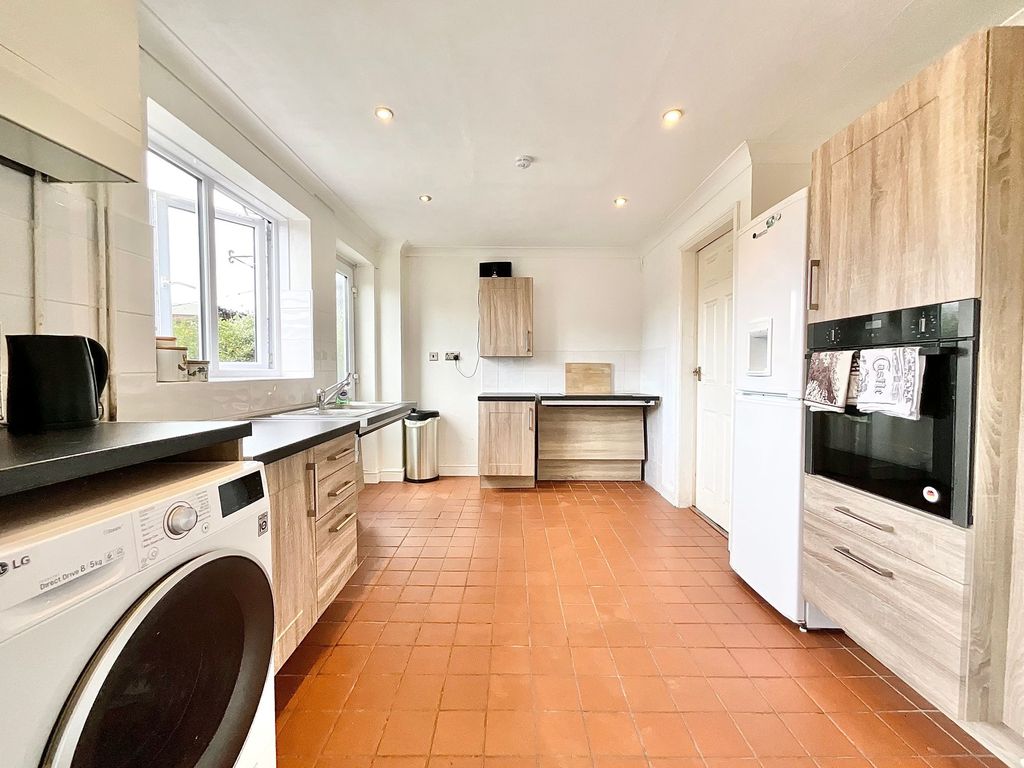 Property photo 2 of 26