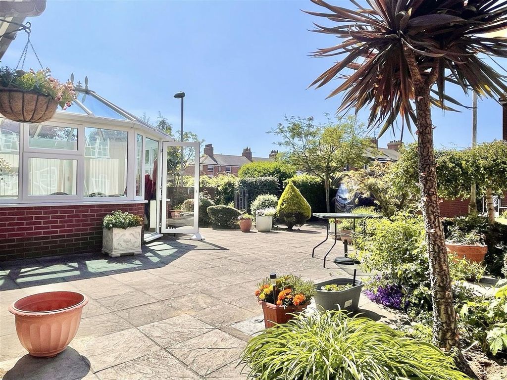Property photo 3 of 11