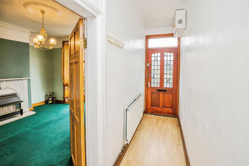 Property photo 3 of 19 Living Room