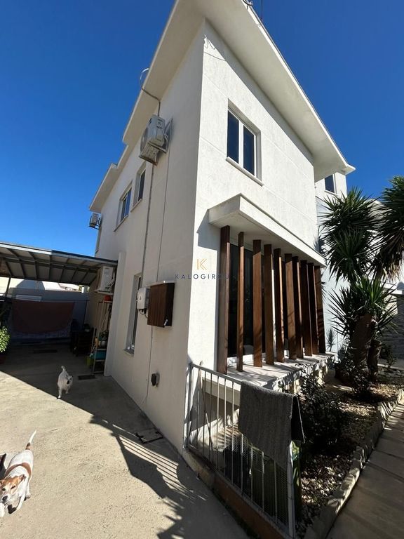 Property photo 2 of 34