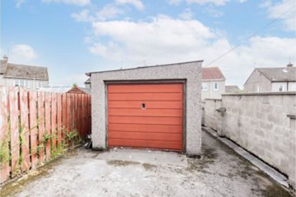 Property photo 3 of 20