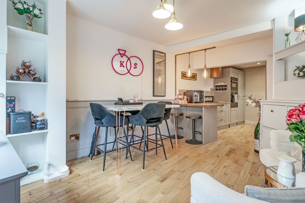 Property photo 2 of 15 Kitchen/Dining