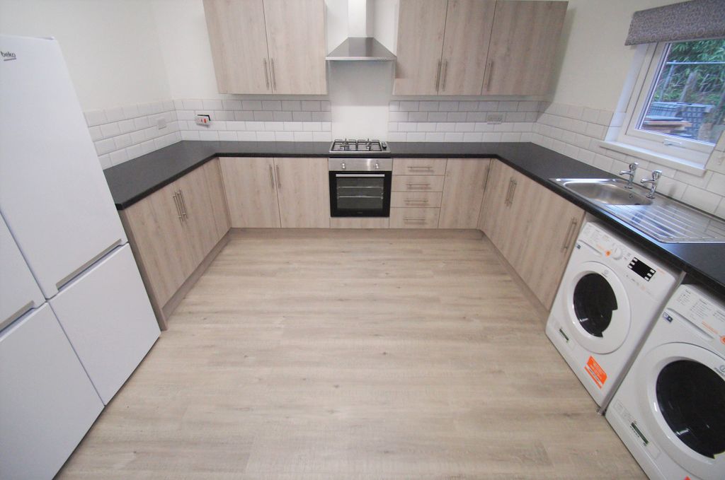 Property photo 3 of 3