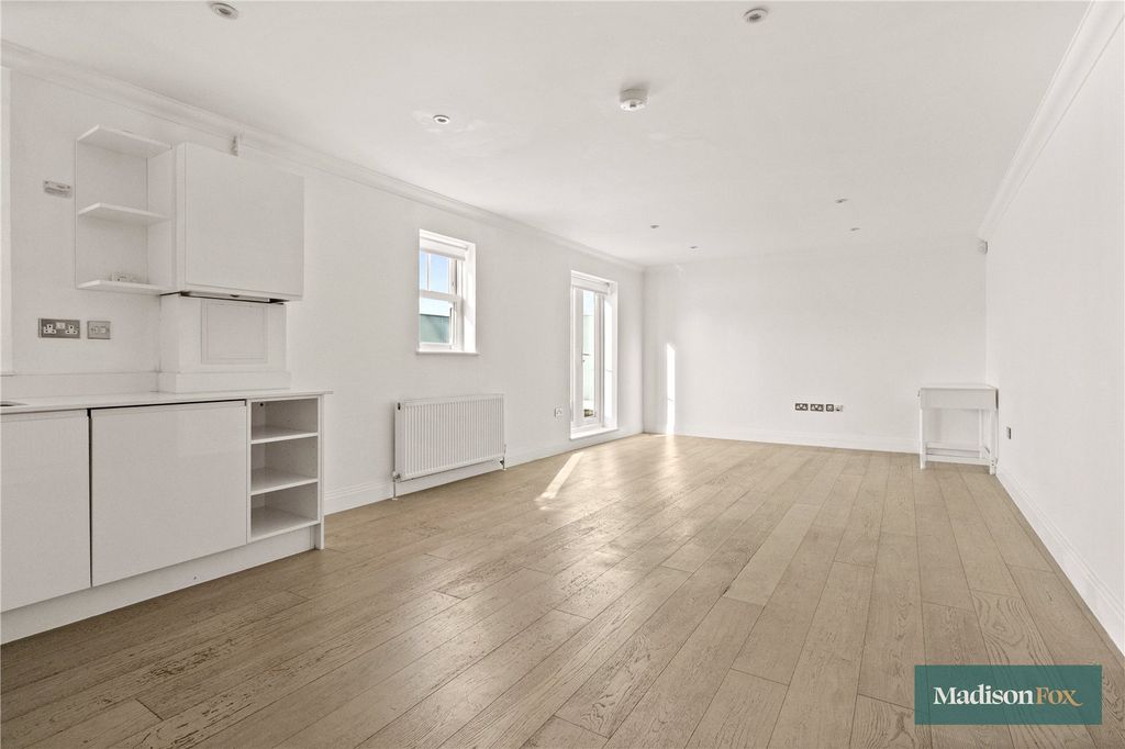 Property photo 2 of 17 Picture No. 05