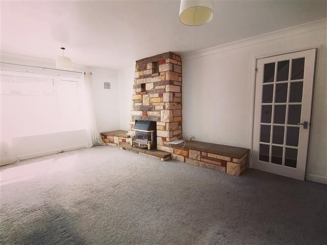 Property photo 2 of 19 Living Room