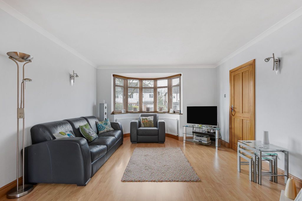 Property photo 3 of 17 Photograph 3