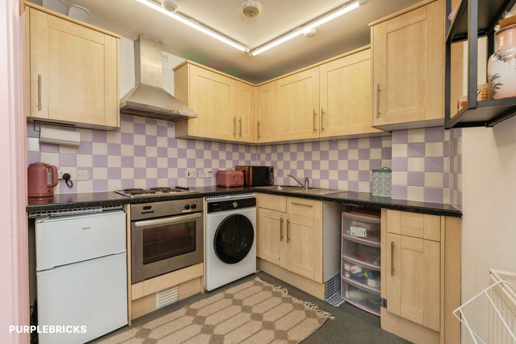 Property photo 2 of 22