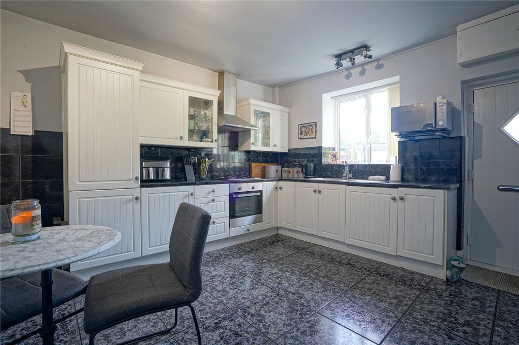 Property photo 3 of 11 Picture No. 08