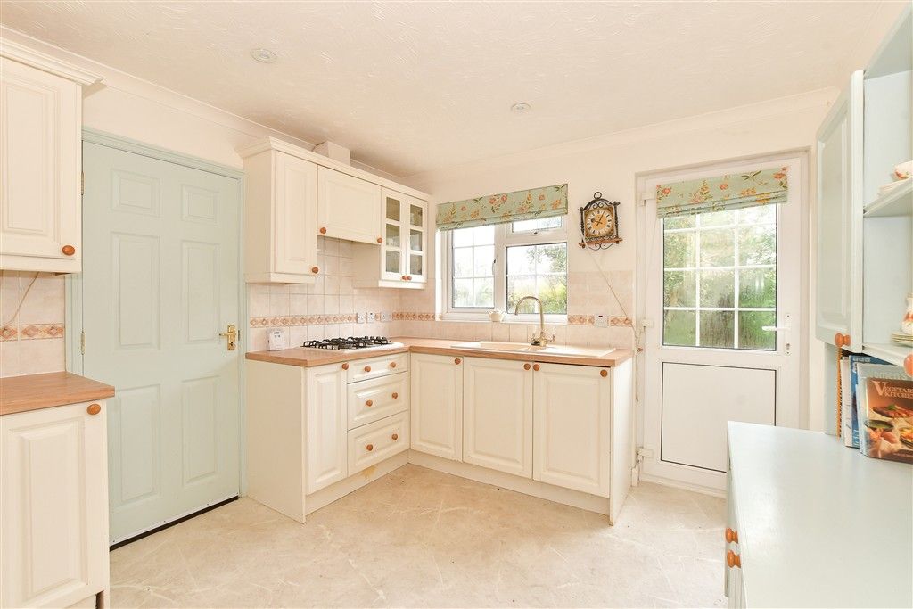 Property photo 3 of 13 Kitchen