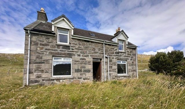 Property photo 1 of 11