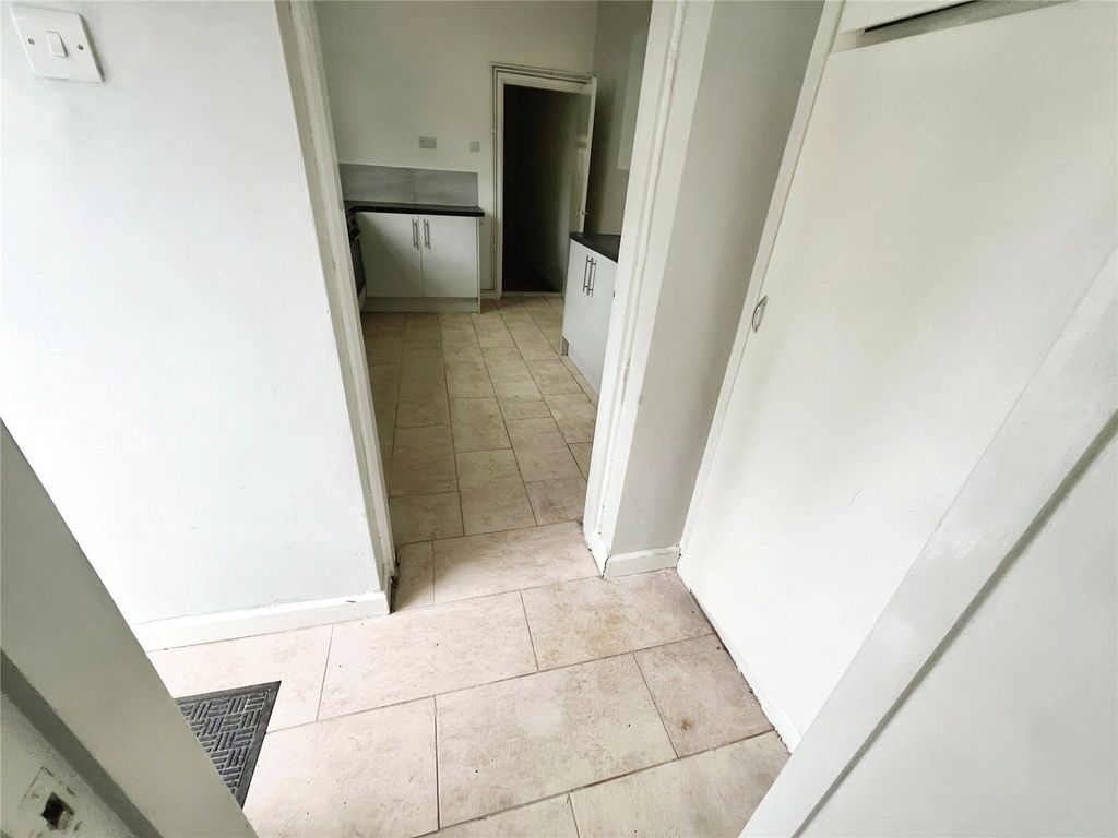 Property photo 3 of 10 Entrance
