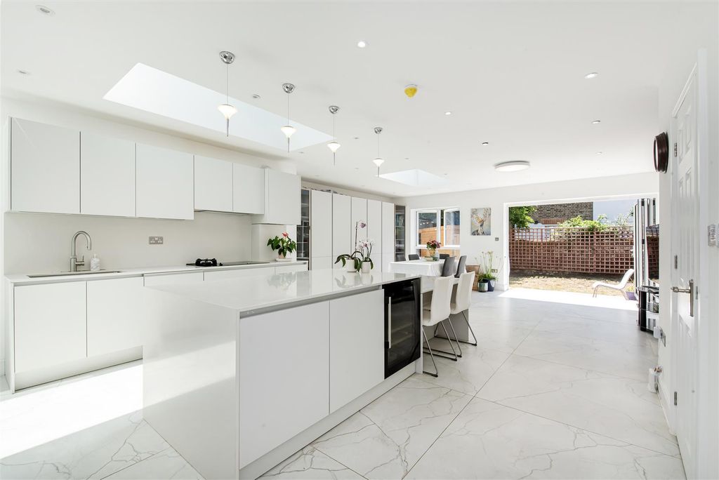 Property photo 2 of 26 Helliwell &amp; Co