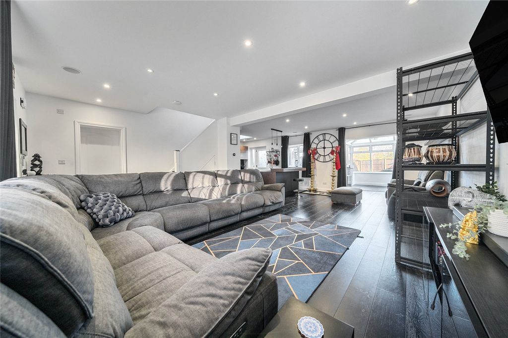 Property photo 2 of 19 Picture No. 17