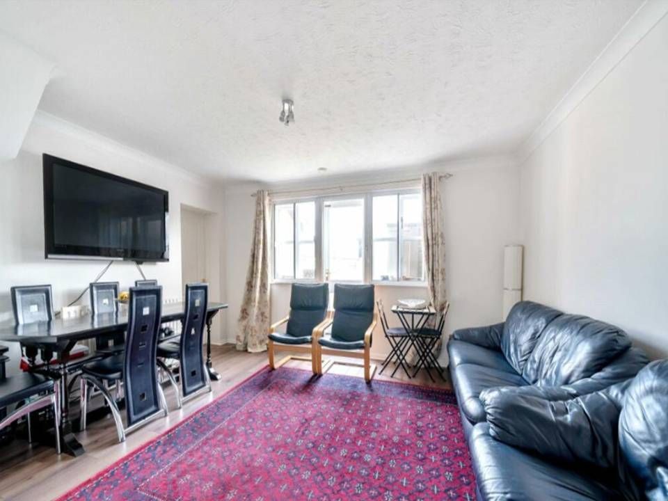 Property photo 3 of 8