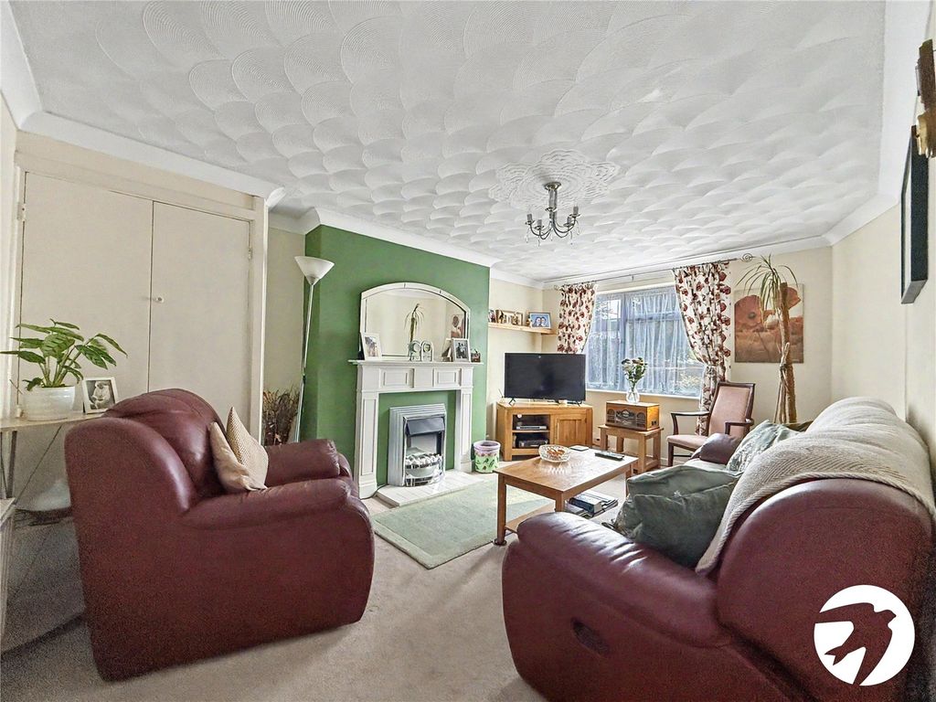Property photo 3 of 10 Picture No. 05