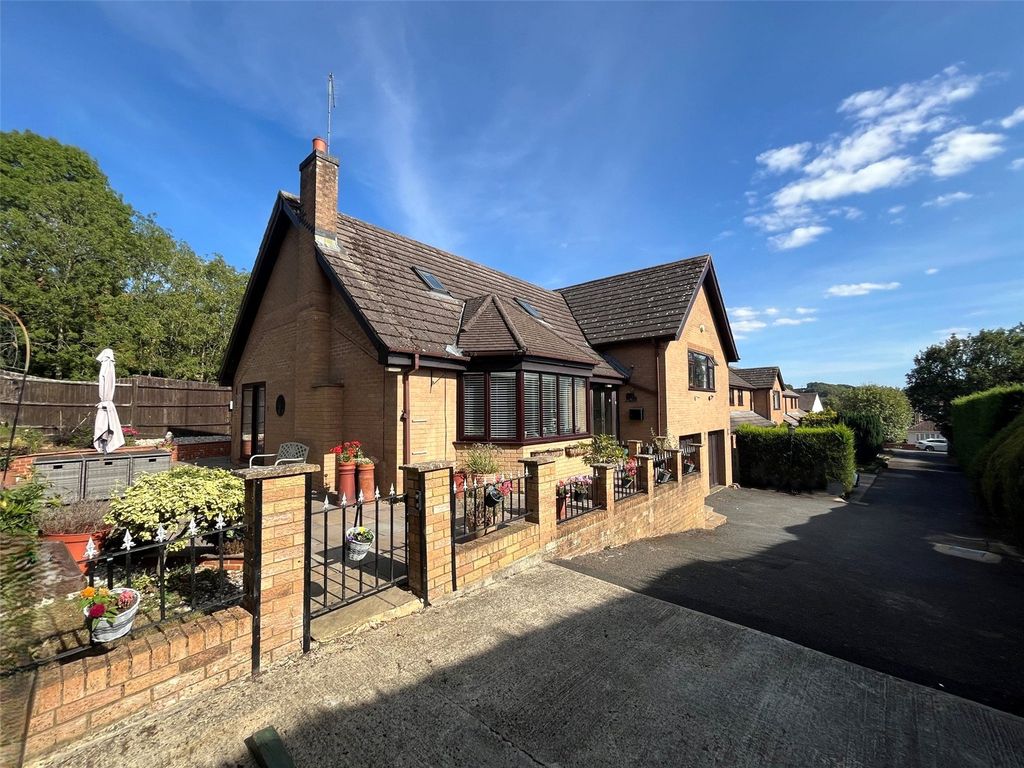 Property photo 1 of 38 Picture No. 52