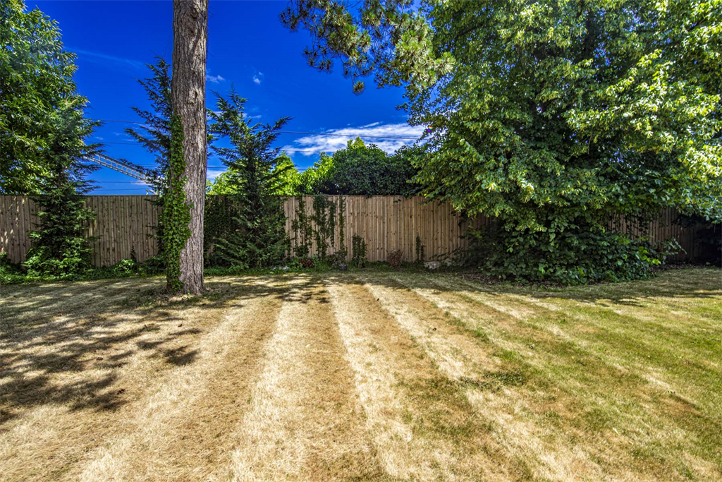Property photo 2 of 24