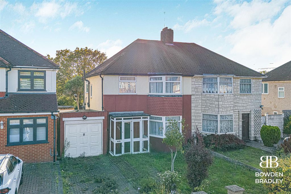 Property photo 1 of 12 Front