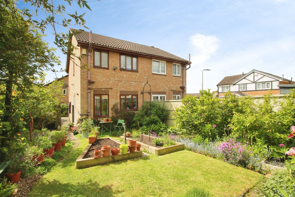Property photo 2 of 17 Rear Garden