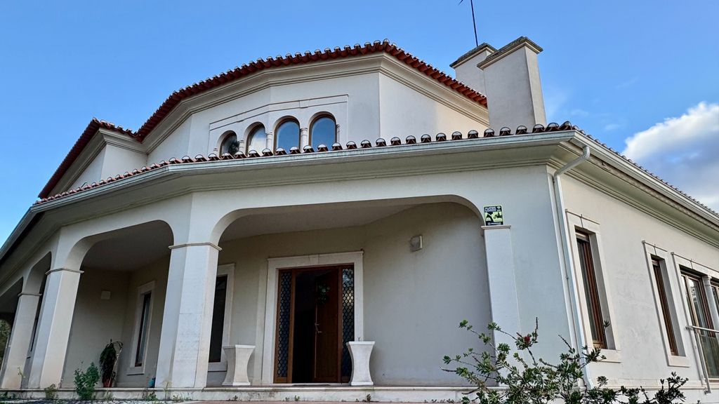 Property photo 2 of 28