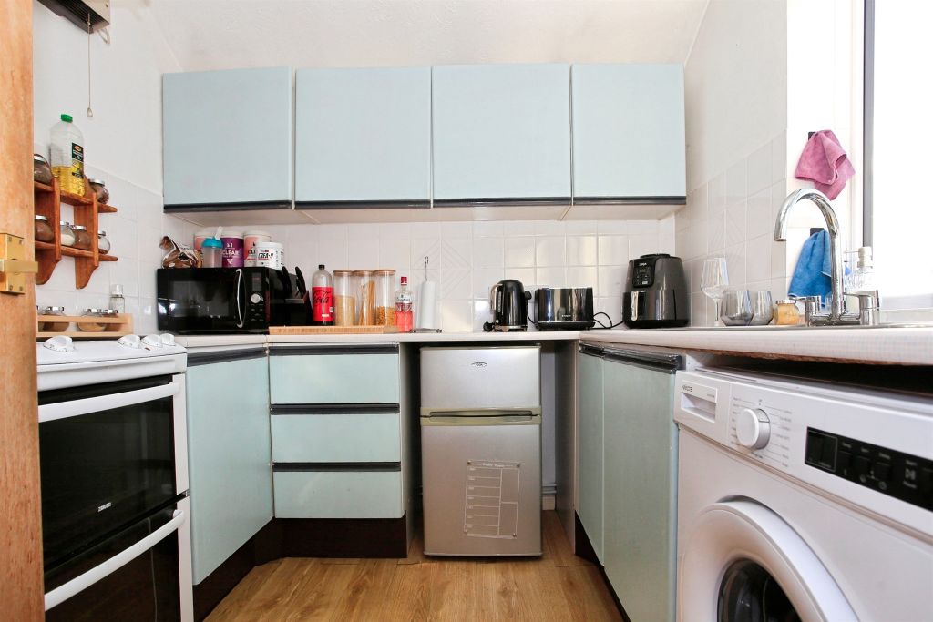 Property photo 3 of 11