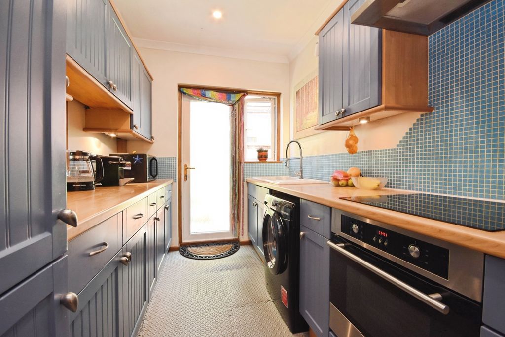 Property photo 3 of 24 Kitchen