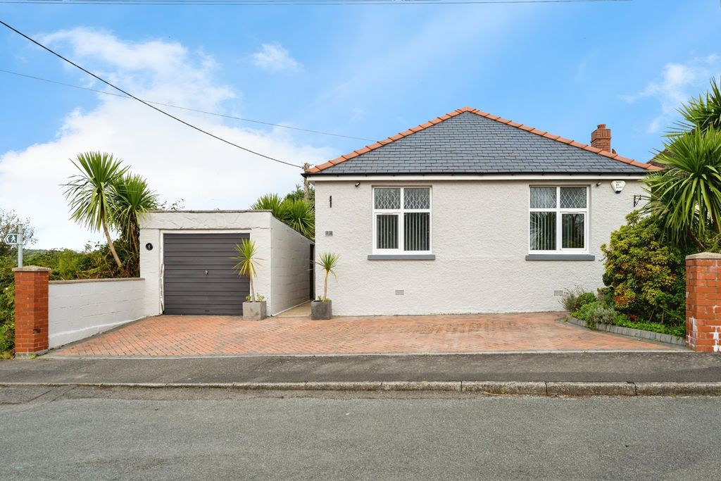 Property photo 1 of 17 Photo