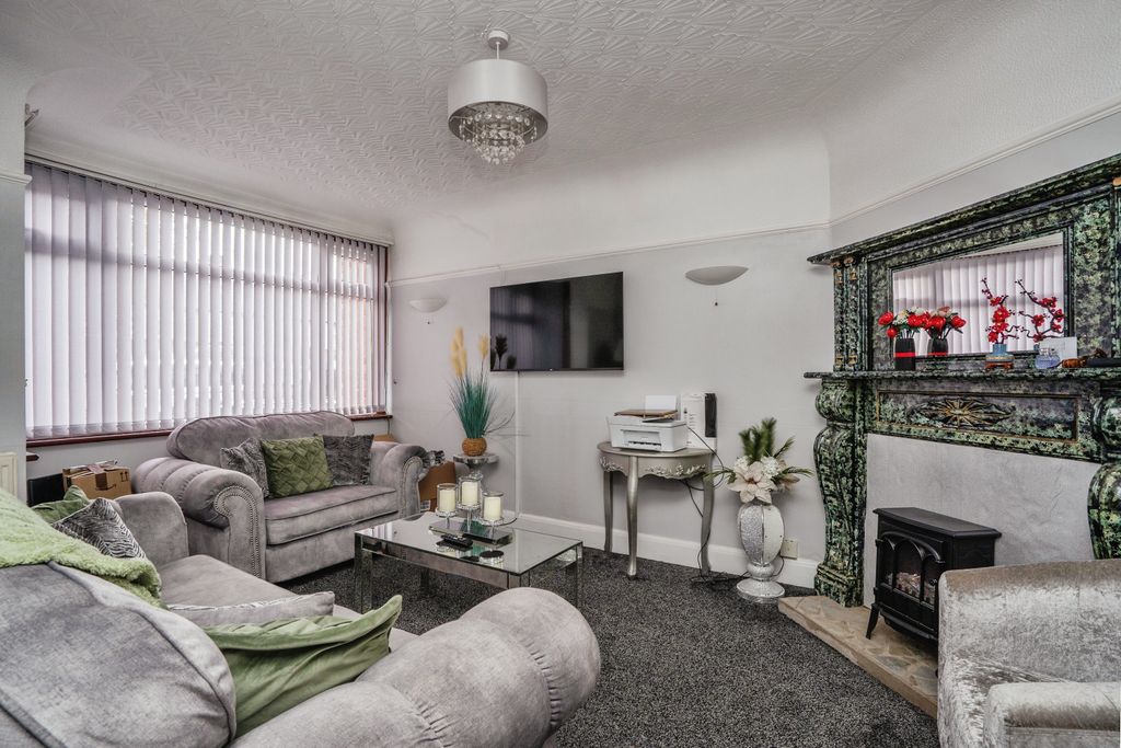 Property photo 3 of 20