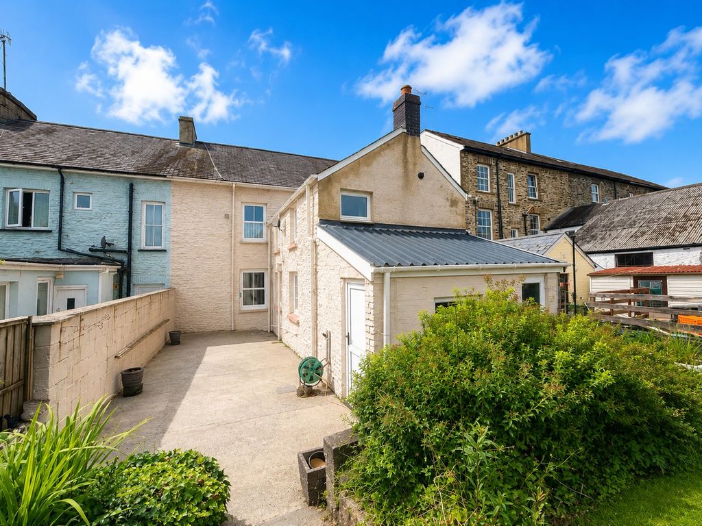 Property photo 2 of 19