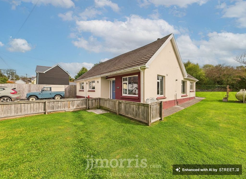 Property photo 2 of 21