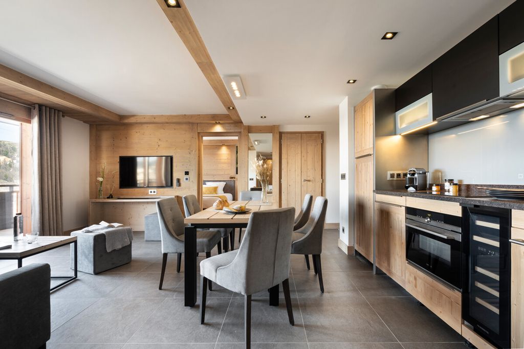 Property photo 2 of 27