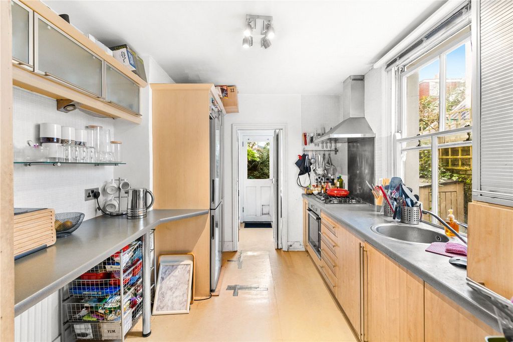 Property photo 3 of 18 Picture No. 09