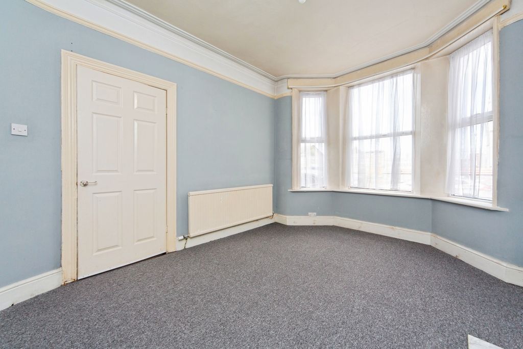 Property photo 2 of 12 Pbox-Img.Jpg