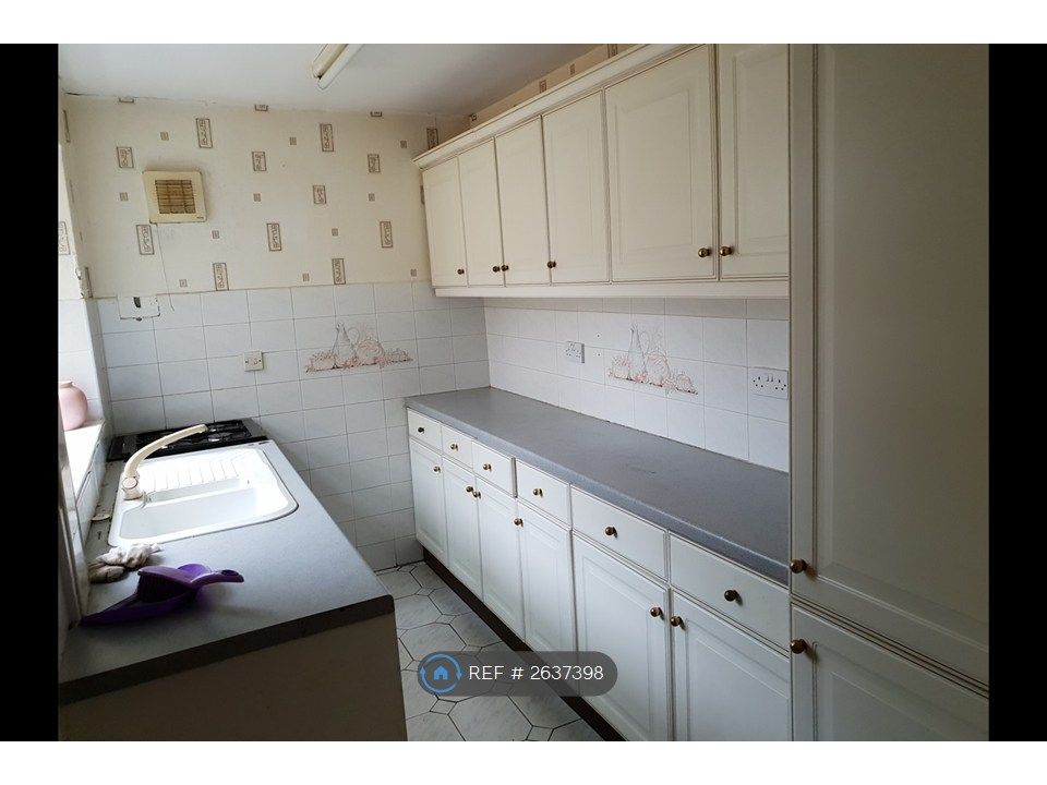 Property photo 1 of 12 Kitchen