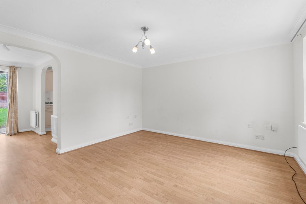 Property photo 2 of 17 5567483