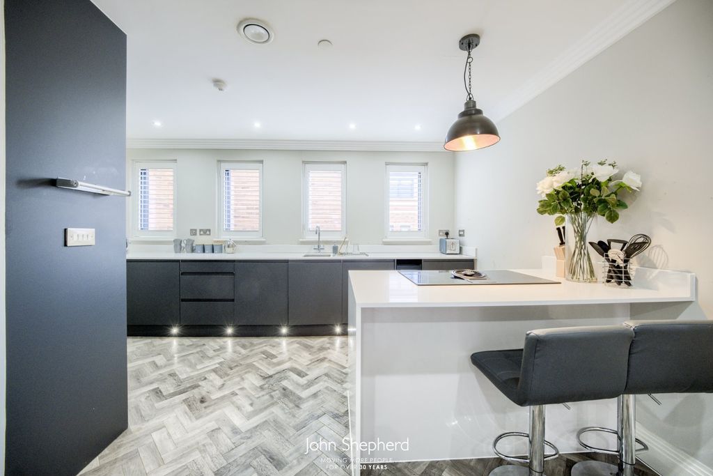 Property photo 2 of 21 Picture No. 37