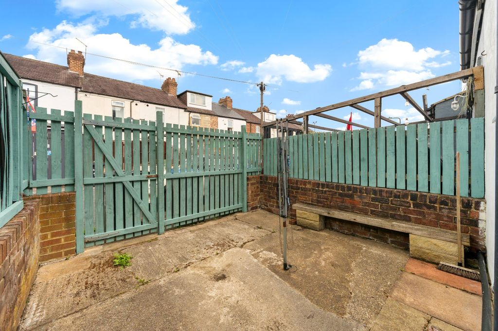 Property photo 2 of 14 Picture No. 18