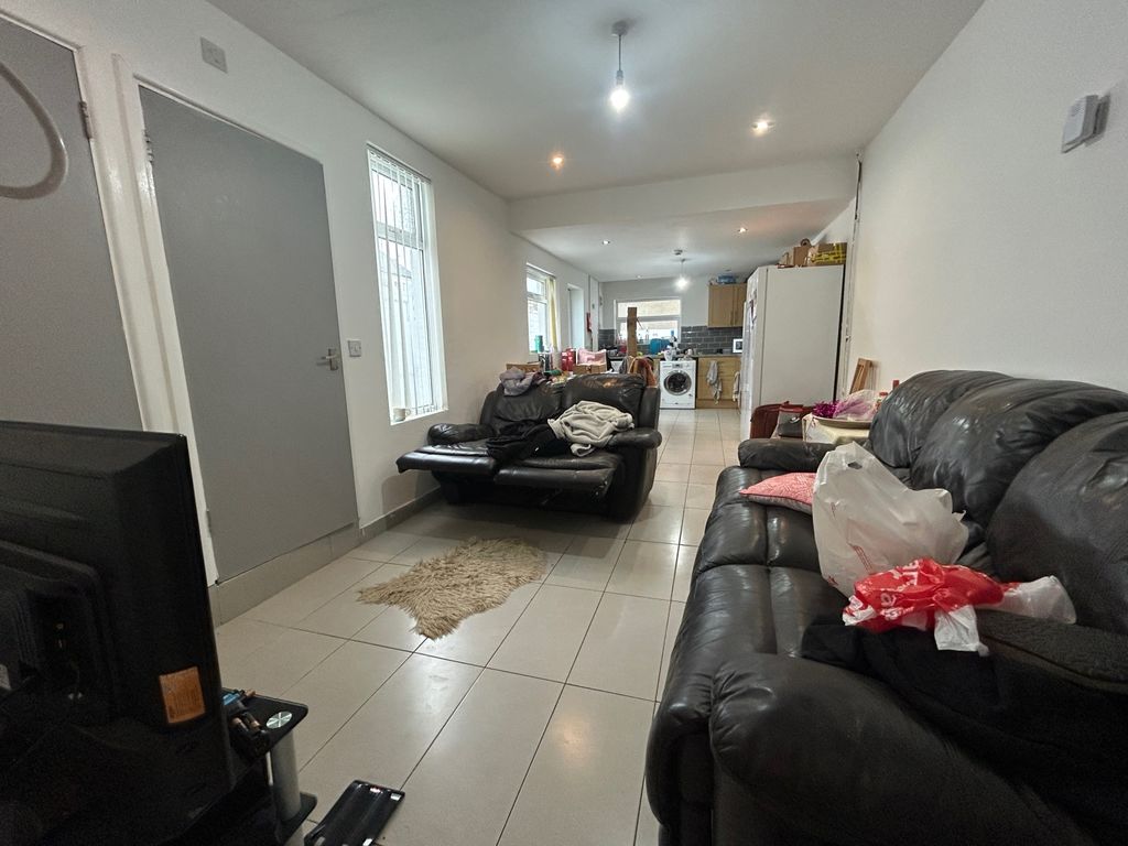 Property photo 1 of 14 ce4417ce-0898-4B8A-85c4-8Dcee92560F7