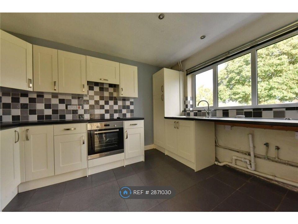 Property photo 2 of 13 Kitchen