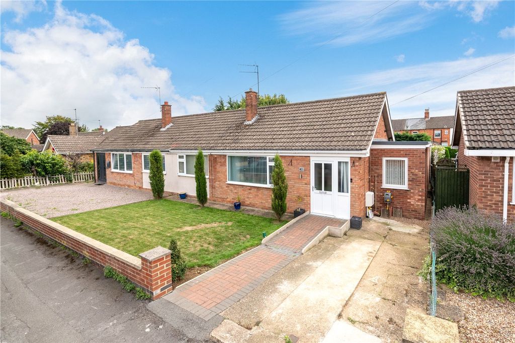 Property photo 1 of 16 Picture No. 02