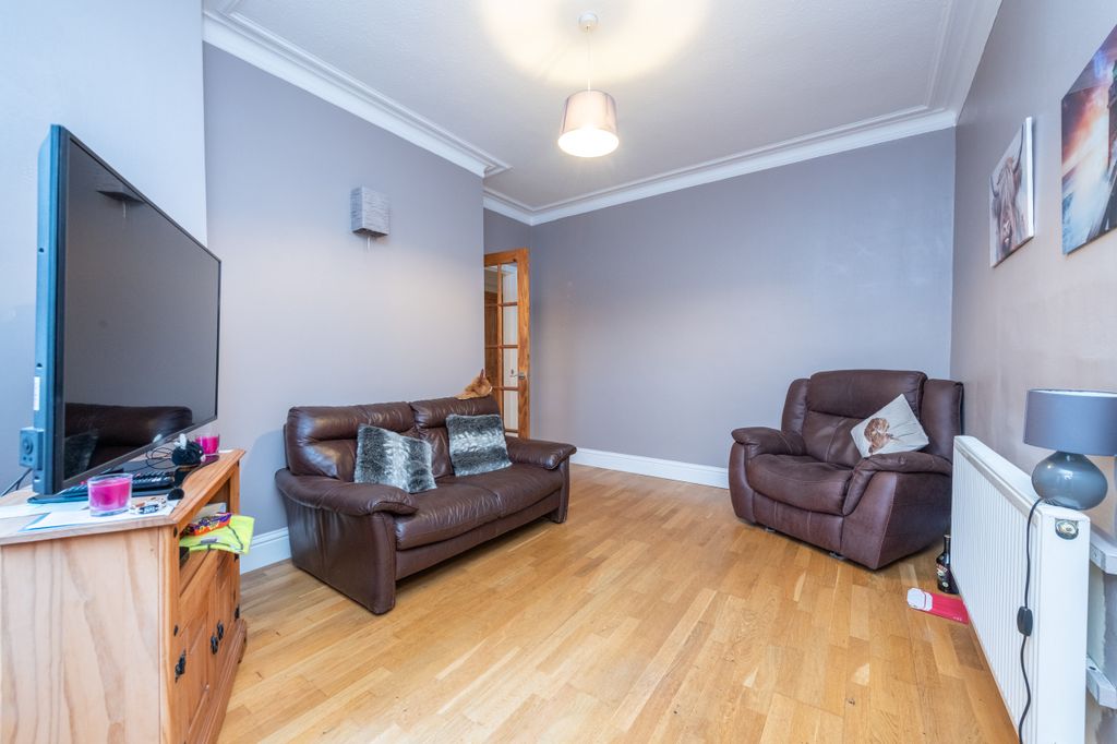 Property photo 2 of 23