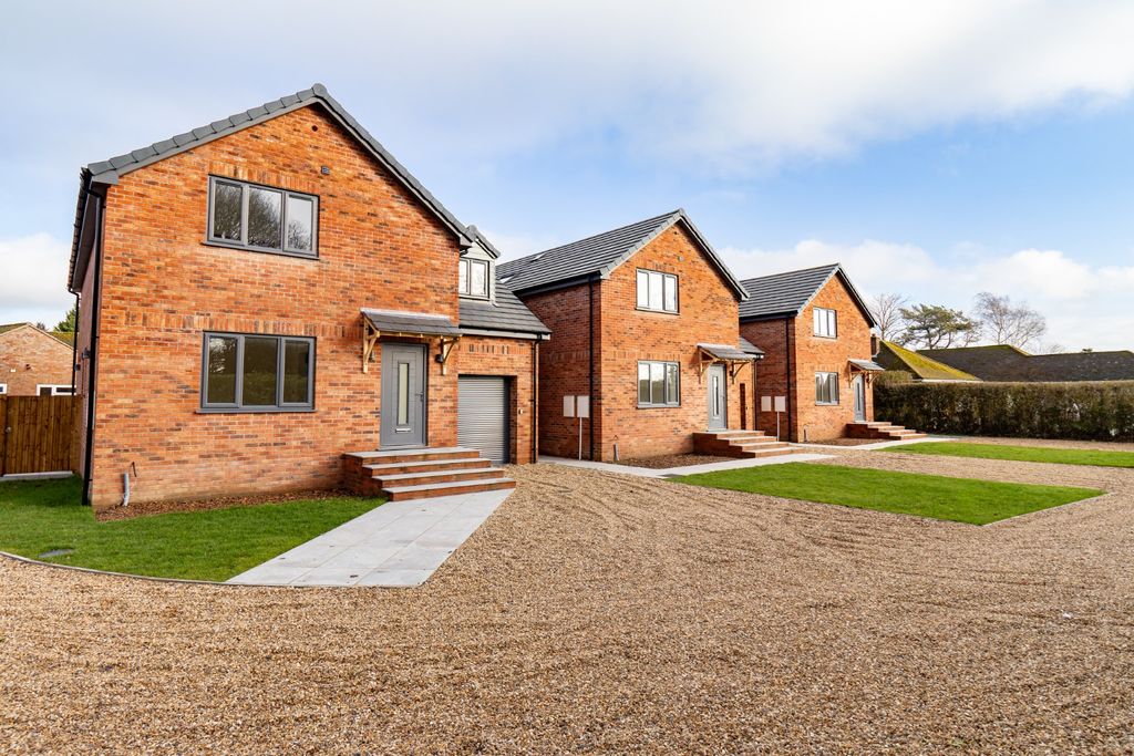 Property photo 1 of 30 4560820