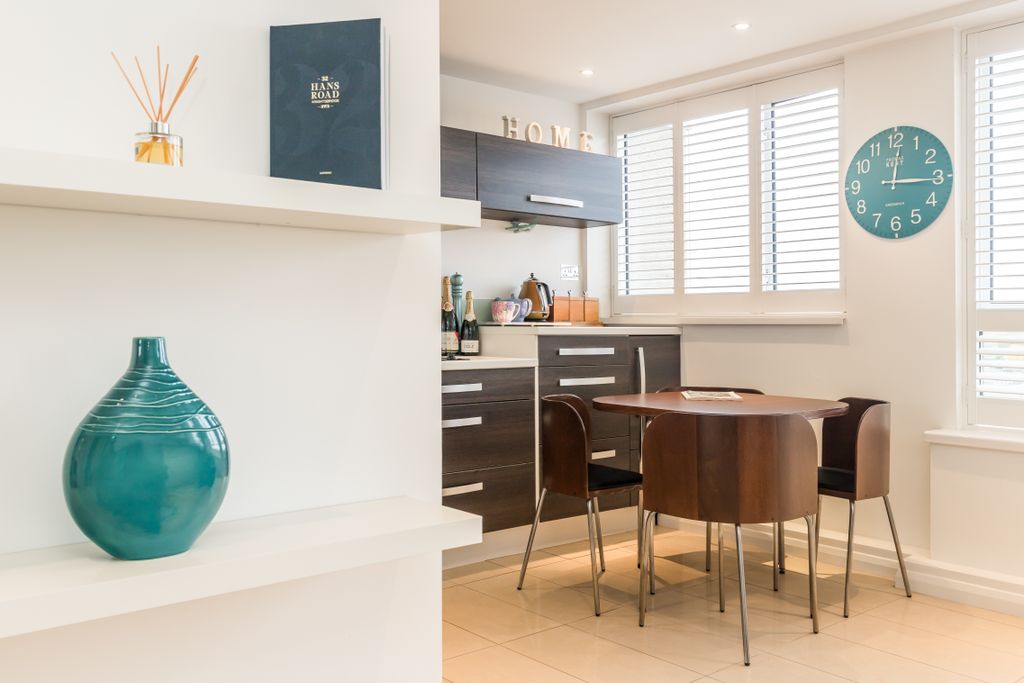 Property photo 2 of 6 Din-2