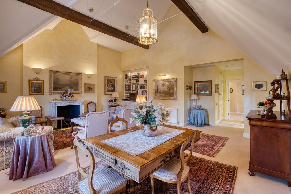 Property photo 2 of 14