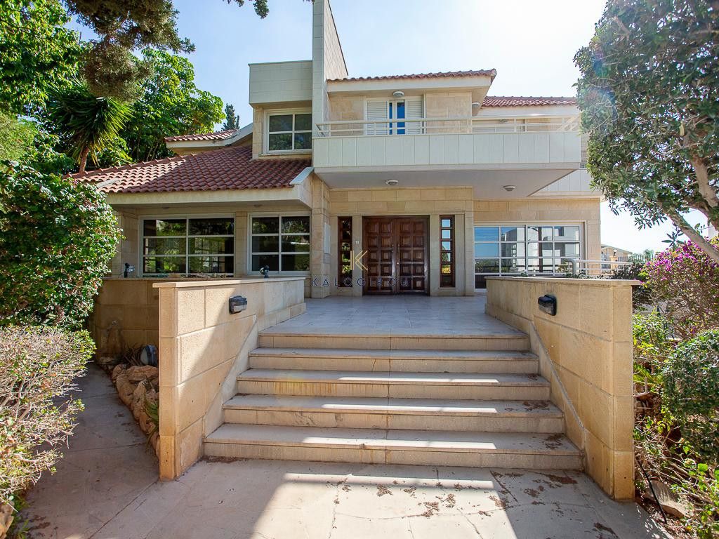 Property photo 3 of 41