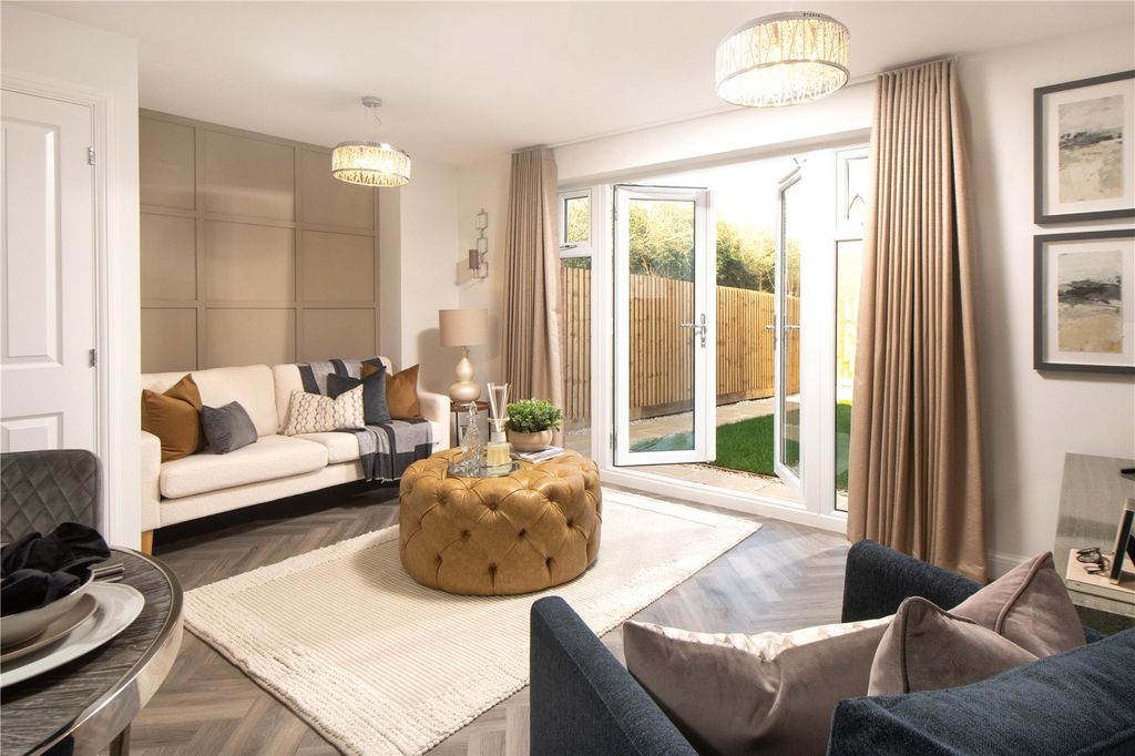 Property photo 3 of 14 Show Home