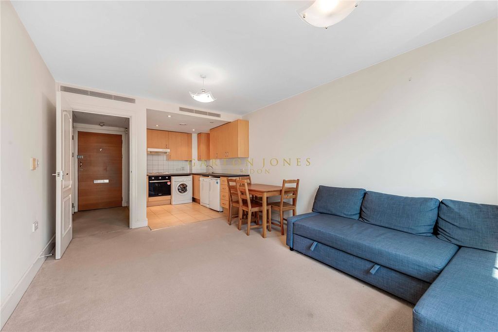 Property photo 3 of 16 Picture No. 20