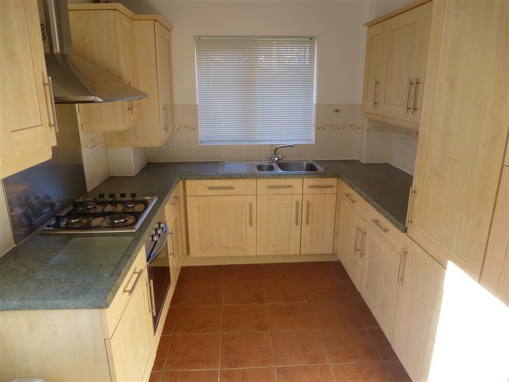 Property photo 2 of 9 Kitchen