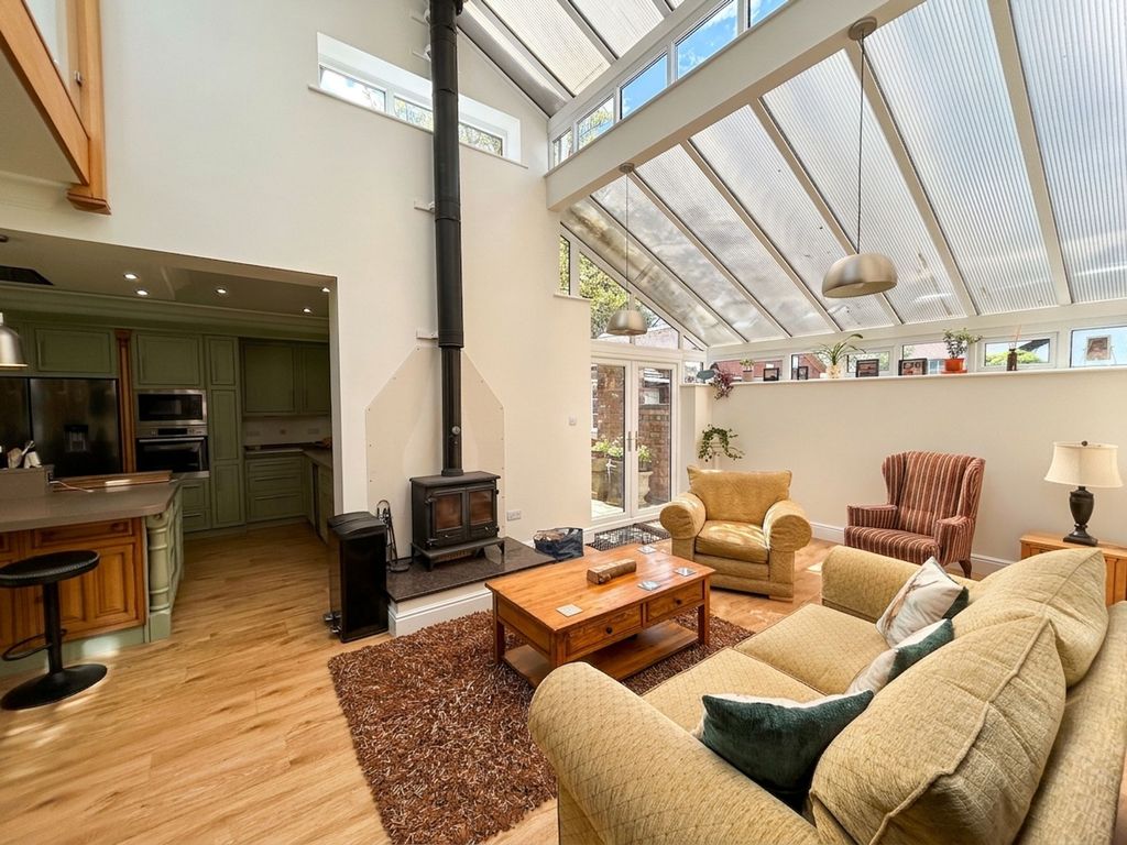 Property photo 3 of 48
