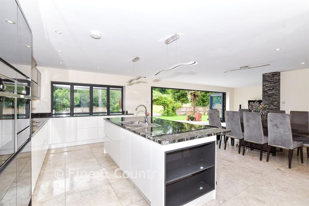Property photo 2 of 23 Kitchen/Diner